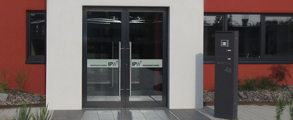 Eingang zum Bürogebäude