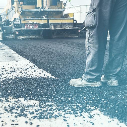 Wir planen Straßen und Radwege.