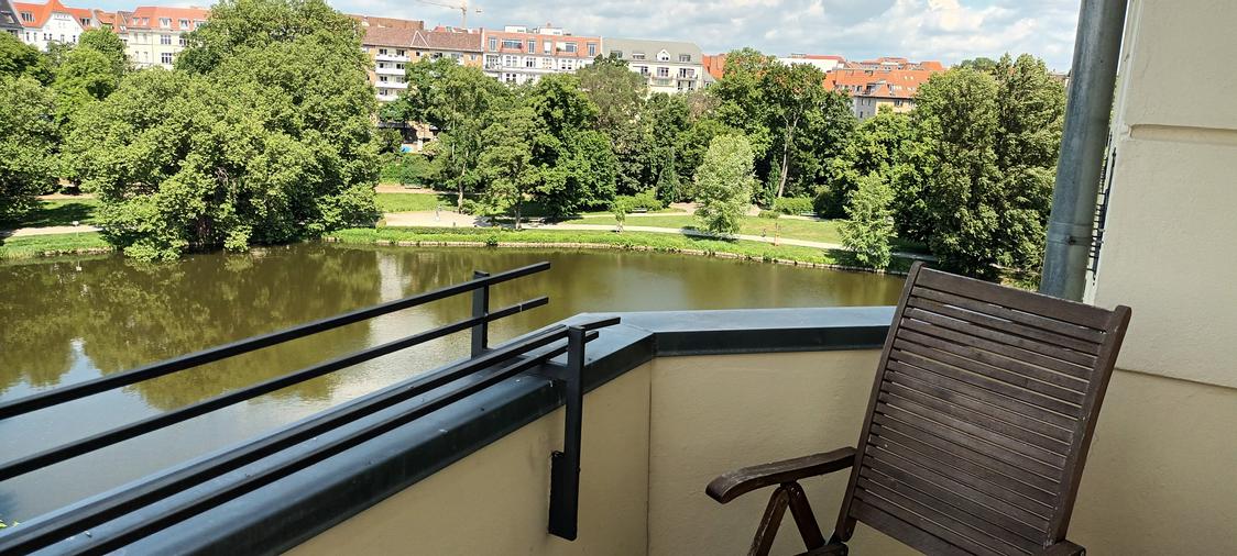 Zeit für Entspannung auf dem Balkon