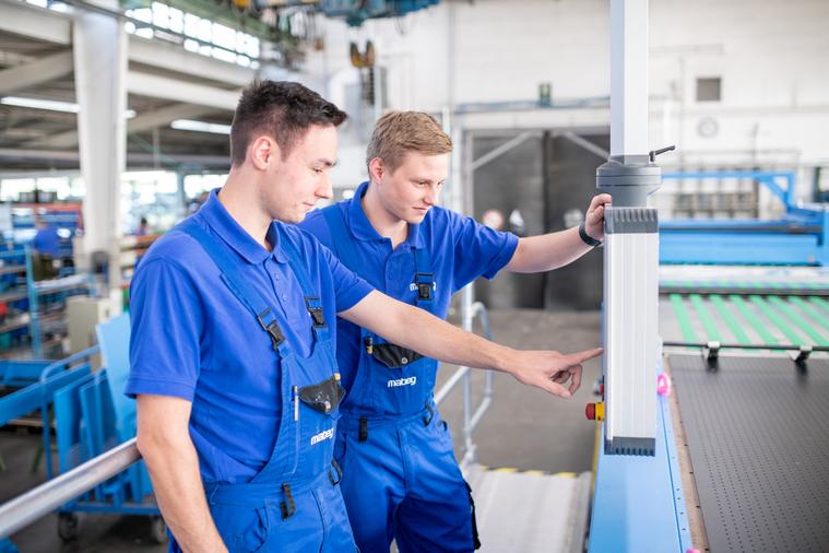 Elektronische Einstellung an der Maschine