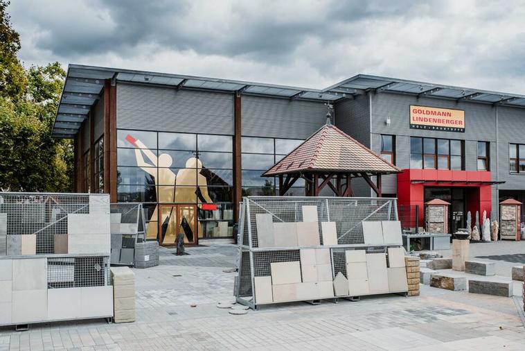 Eingang & Außenausstellung