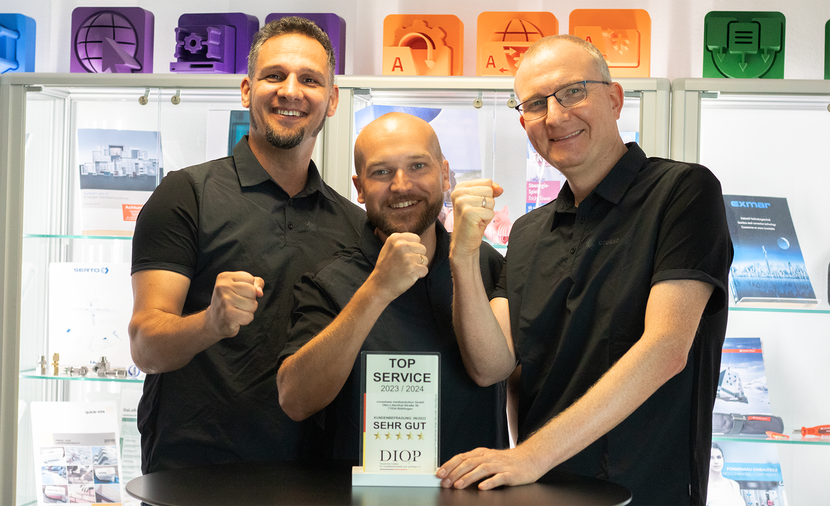 Unsere Teamleiter aus der Beratung freuen sich über die TOP-SERVICE-Auszeichnung