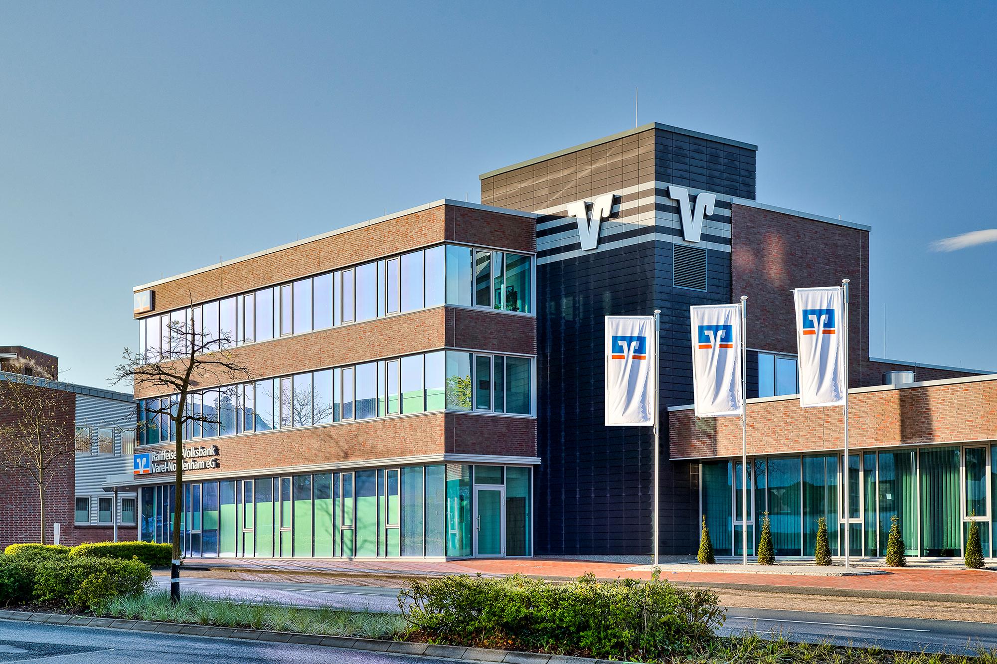 Company photo of Raiffeisen-Volksbank Varel-Nordenham eG (1)