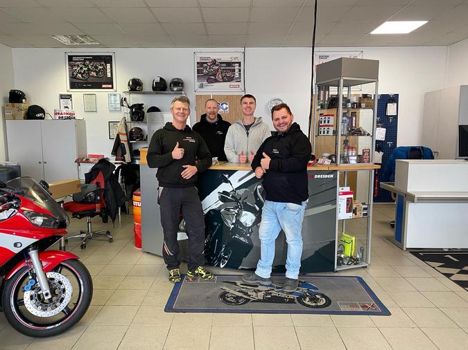 Alle vier Kollegen mit Benzin im Blut.