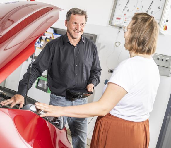 Serviceberater - in Aktion