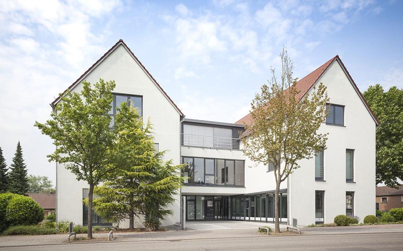 Bürogebäude im 1. OG und DG