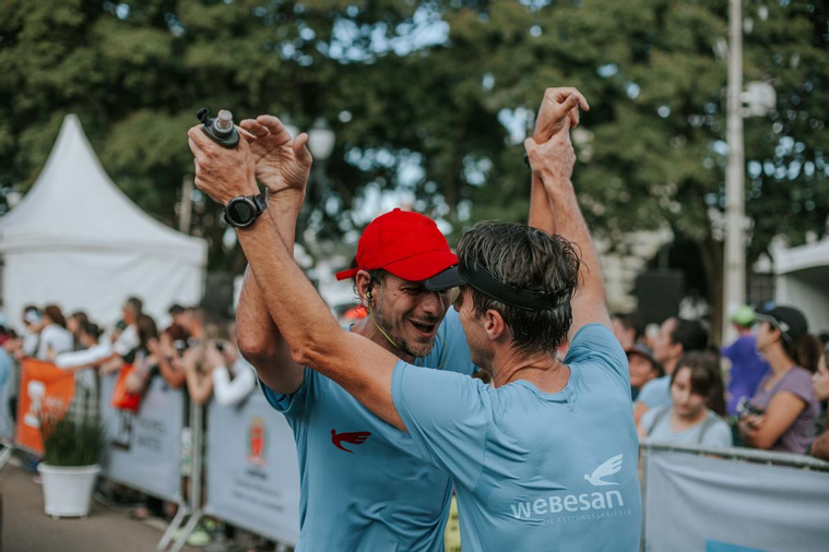 Großer Zusammenhalt & flache Hierarchie.