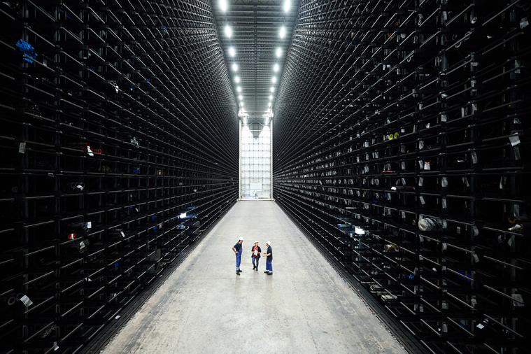 Unser Zentrallager in Duisburg