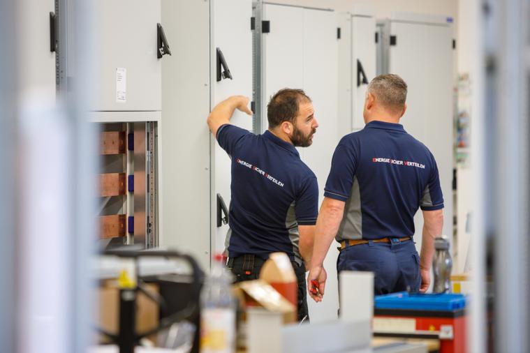 Enge Zusammenarbeit der Belegschaft in fachlichen Fragen