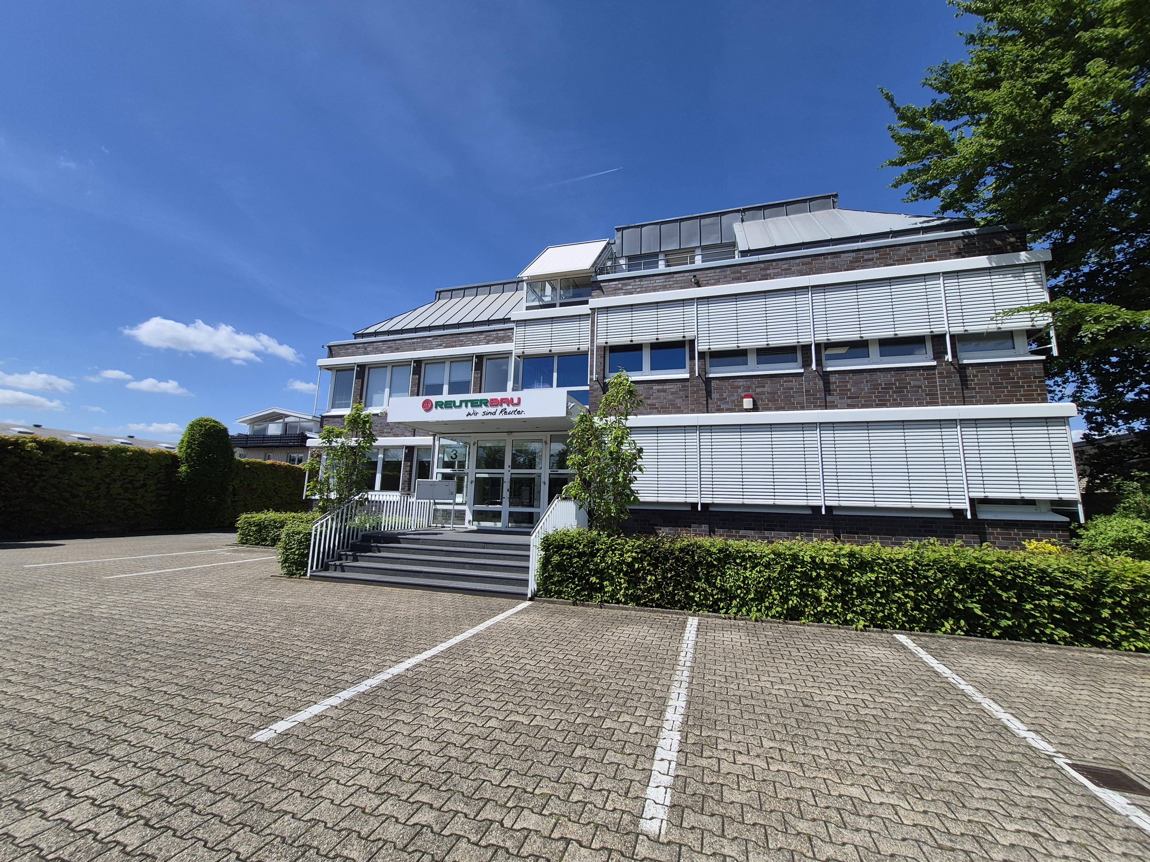 Frontansicht Bürogebäude