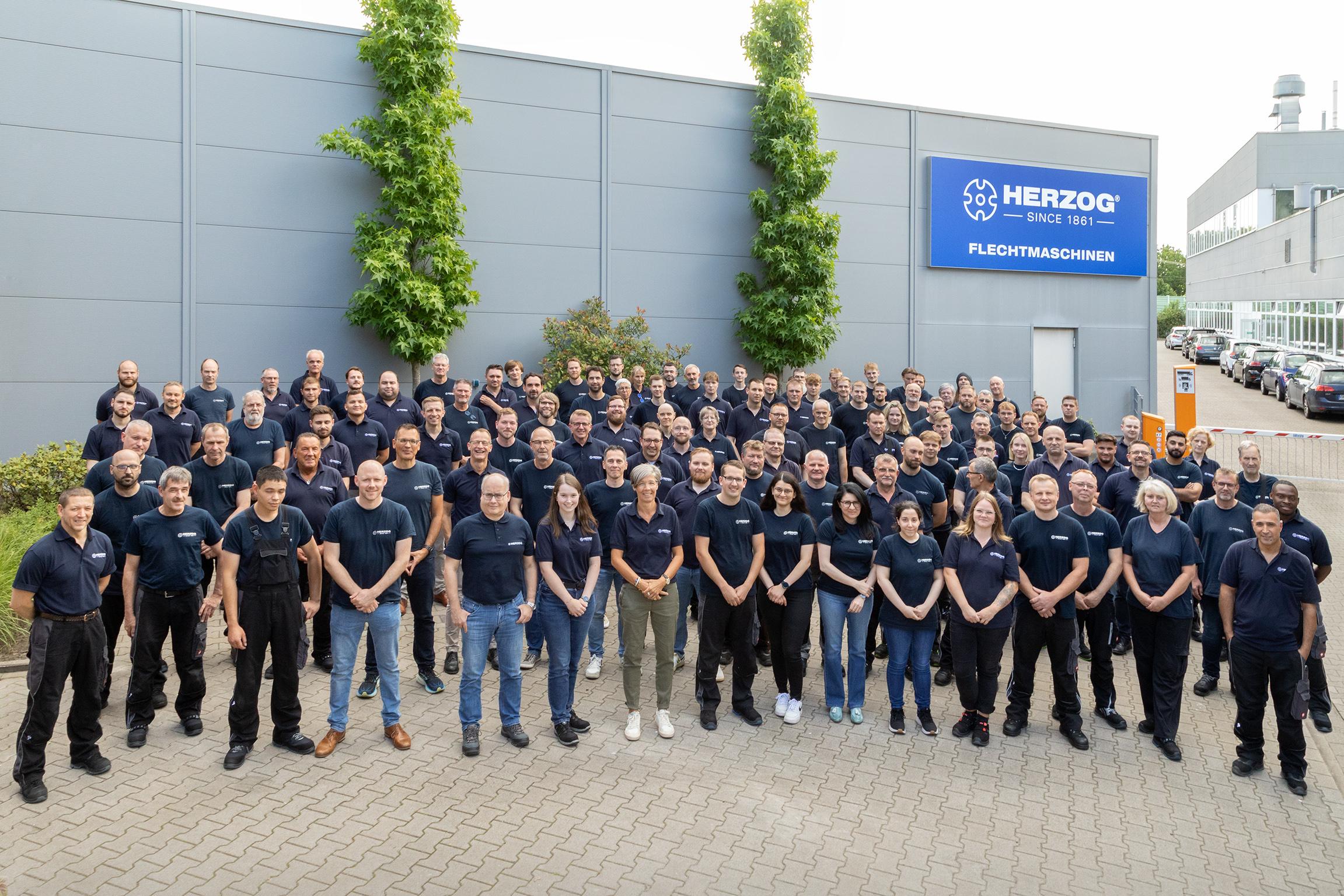 Team-Foto mit allen Mitarbeitern
