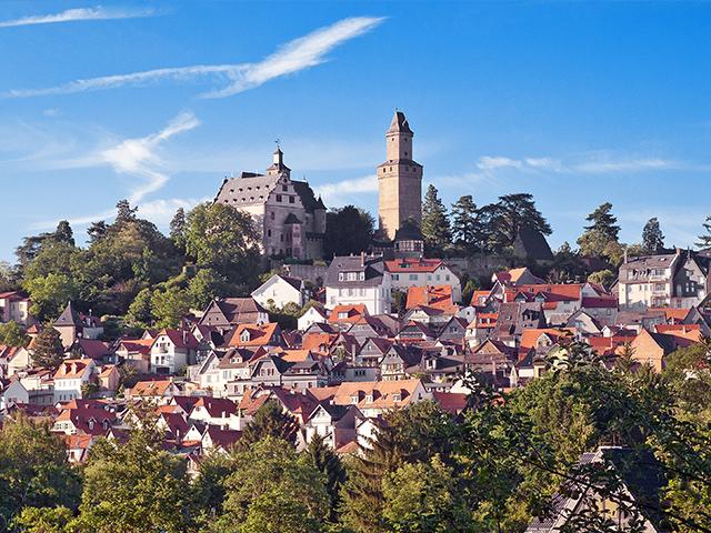 Seit 2016 befindet sich unser Standort in Kronberg Stadt.