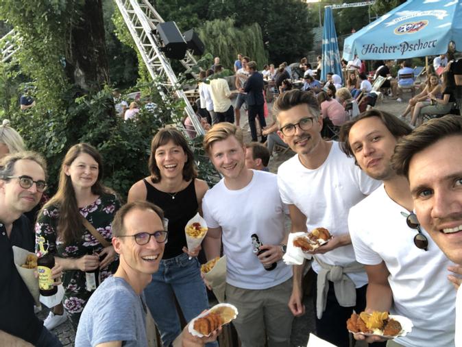 Unser Team am Kulturstrand in München (zumindest ein Teil davon 