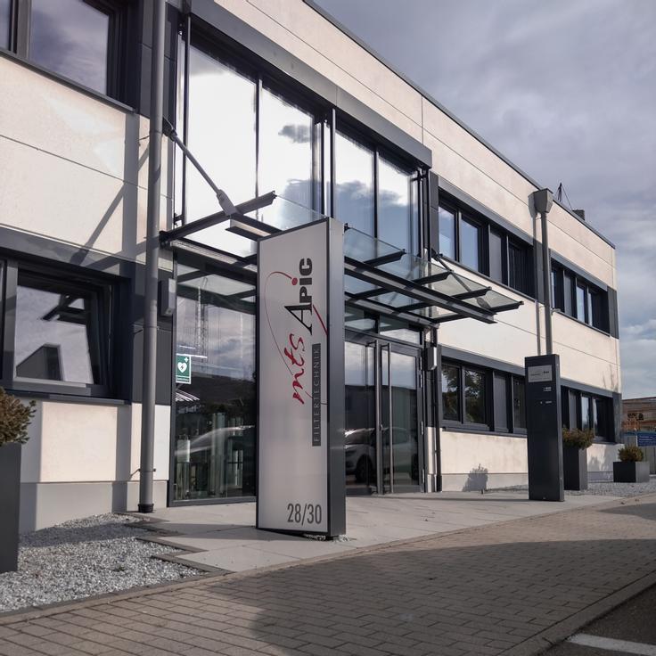 Eingang Firmengebäude
