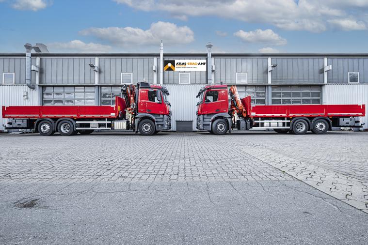 2 Pritschenaufbauten mit Ladekran