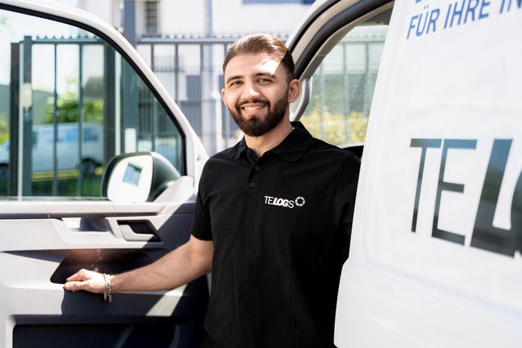 TELOGS Servicetechniker am Servicefahrzeug