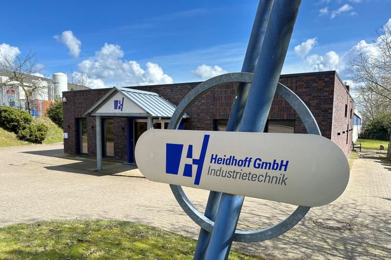 Halle Frontansicht