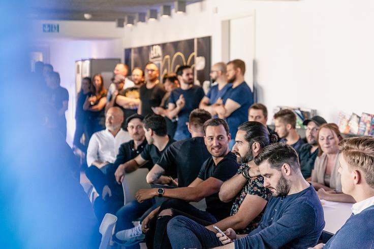 Kollegen, All Hands, Monthly, i22