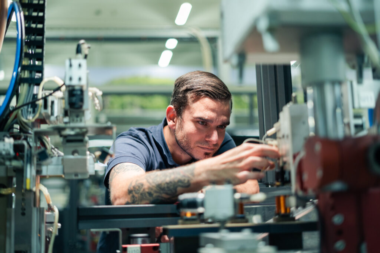 Mechatronische Wickelanlage zur Produktion von Magnetspulen