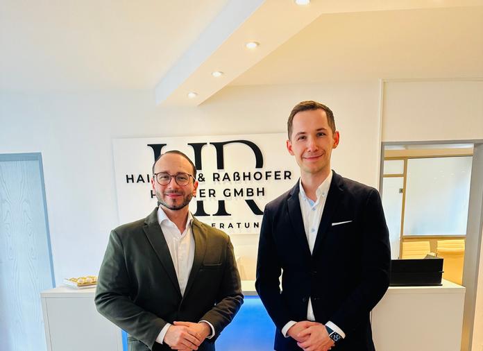 Hr. Haimerl links und Hr. Raßhofer rechts
