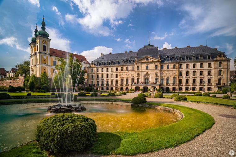 Park mit Brunnen